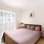Essence Of Grey Villa Manta Rota