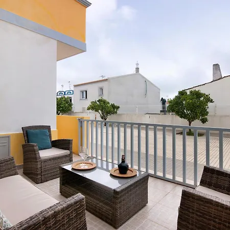 Essence Of Grey Vila Manta Rota