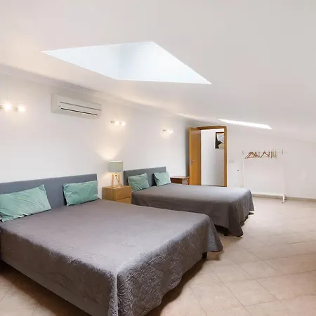 Villa Essence Of Grey