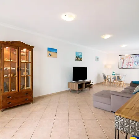 Essence Of Grey Manta Rota