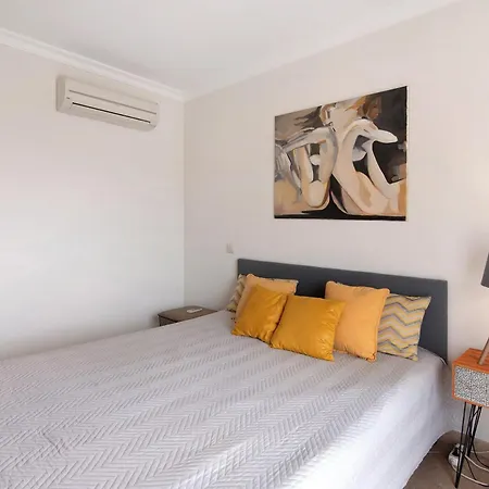 Villa Essence Of Grey Manta Rota