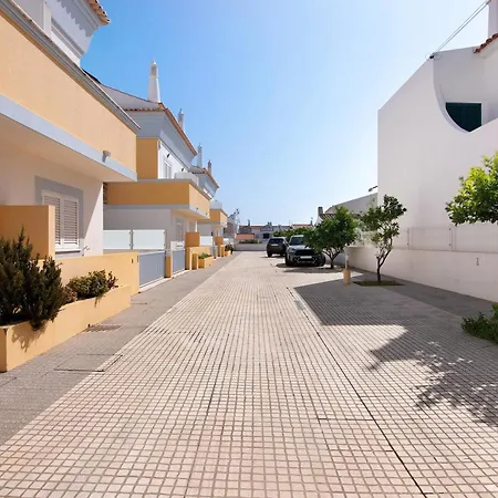 Essence Of Grey Villa Manta Rota