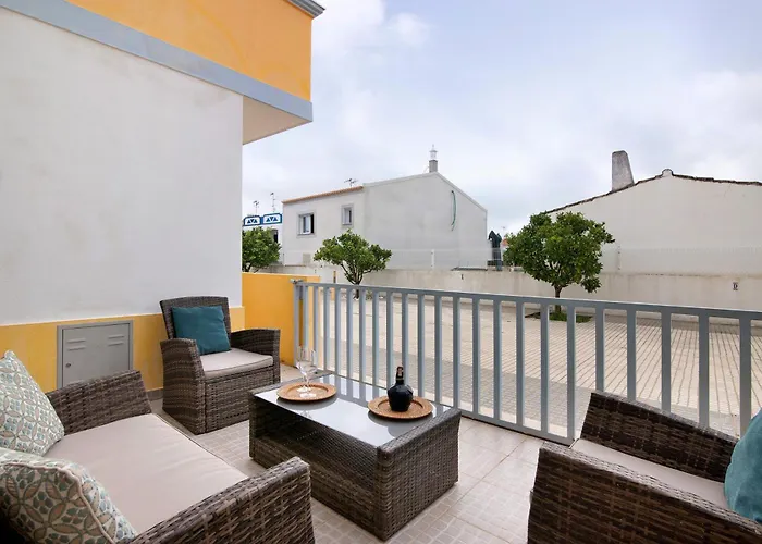 Essence Of Grey Villa Manta Rota