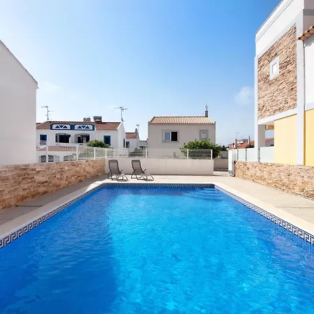 Villa Essence Of Grey Manta Rota