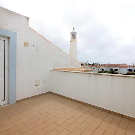 וילה Essence Of Grey